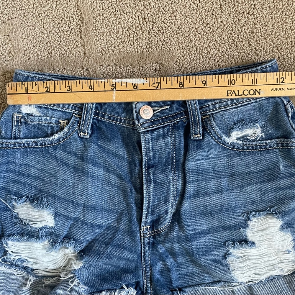 Hollister Frayed Denim Ripped Jean Shorts Size 24 - Picture 12 of 15